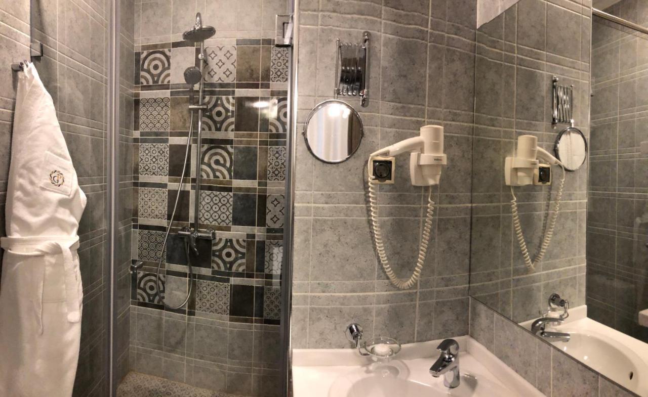 Grace Point Hotel أستانا الغرفة الصورة